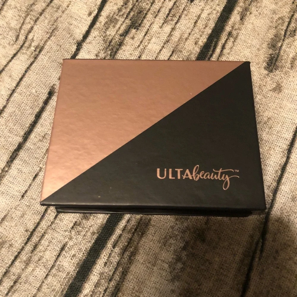 NEW•Ulta Beauty Bronzer / lluminator Combo